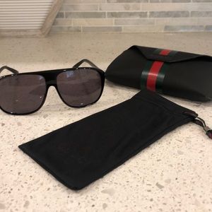 Men’s black Gucci sunglasses - very gently worn